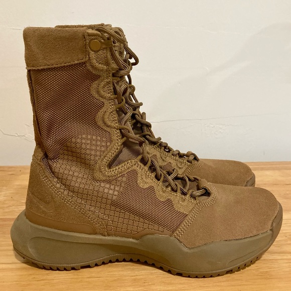 Nike Other - Nike SFB B1 Boots Men’s Size 5.5 Tactical Boots Coyote Lightweight NWOB